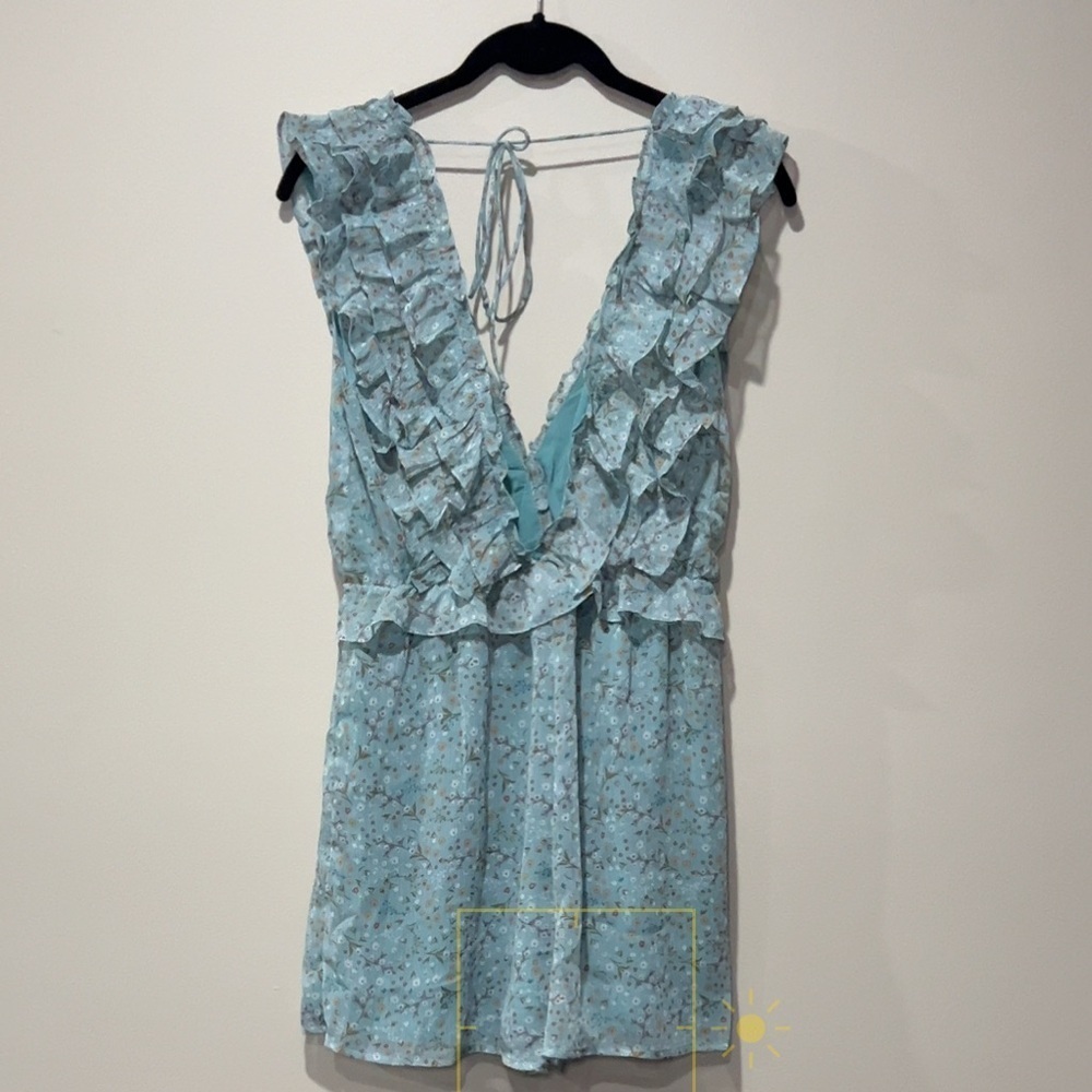 STORIA Size S Cottage core Sleeveless Ruffled  V Neck Romper. Floral. Open back.